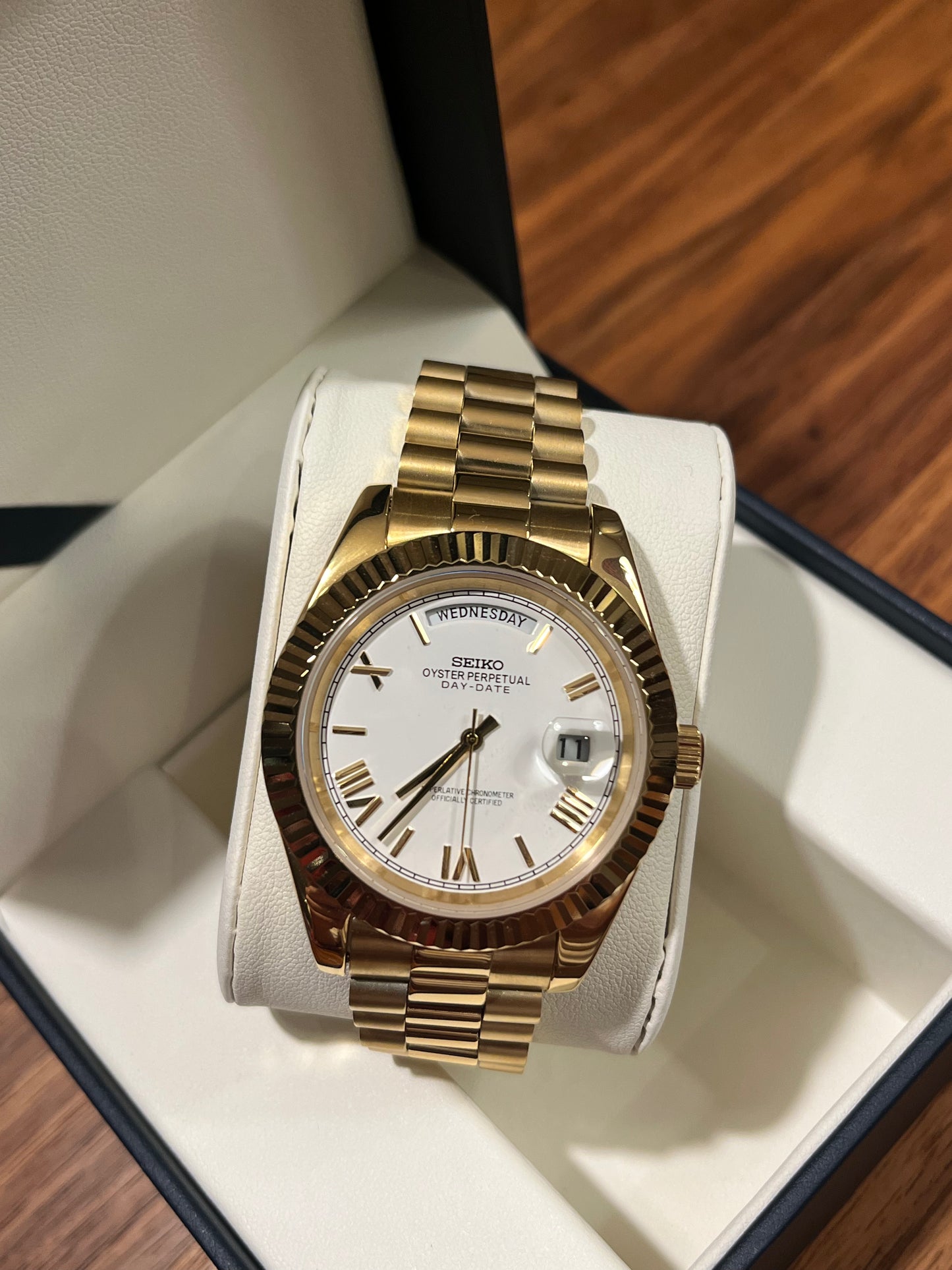 GOLD DAY & DATE WHITE